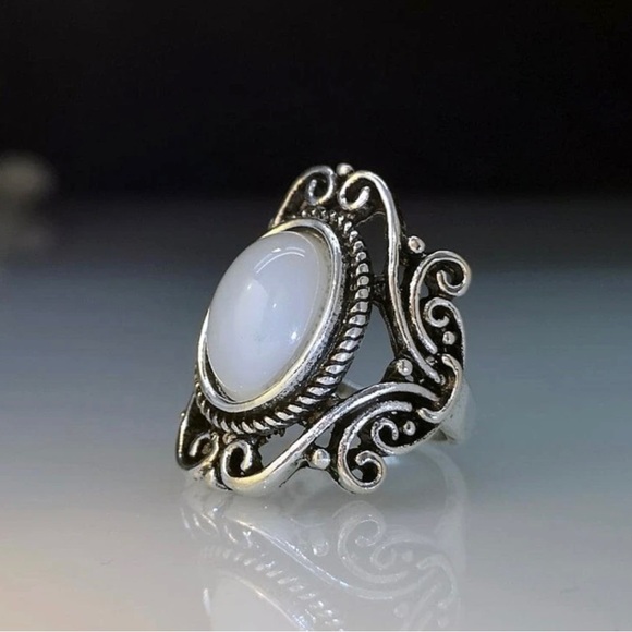 Oval Antique Silver Vintage Look Ring - Picture 2 of 12